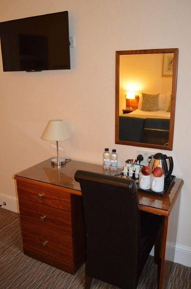 City Lodge Salisbury Bagian luar foto